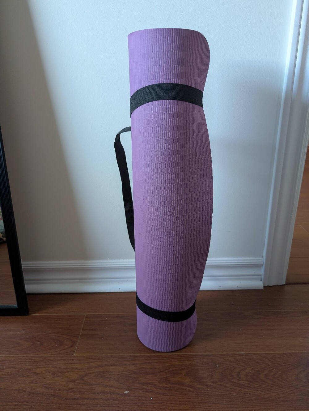 Source Unknown Purple Yoga Mat with Black Strap
